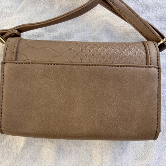 Guess Tan Snakeskin Small Crossbody Purse - Picture 3 of 11